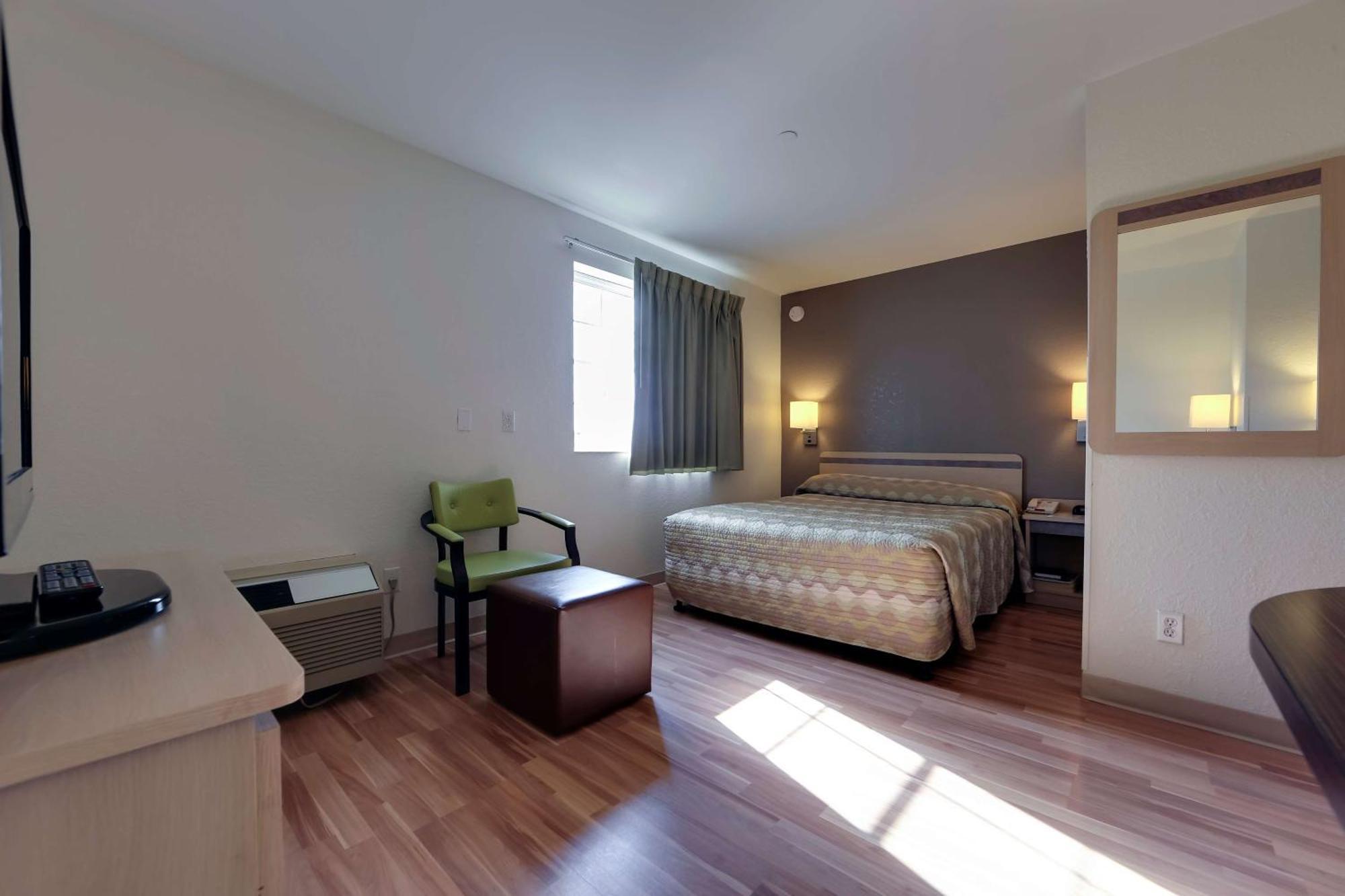 Studio 6 Toronto - Mississauga With Kitchenettes Екстер'єр фото
