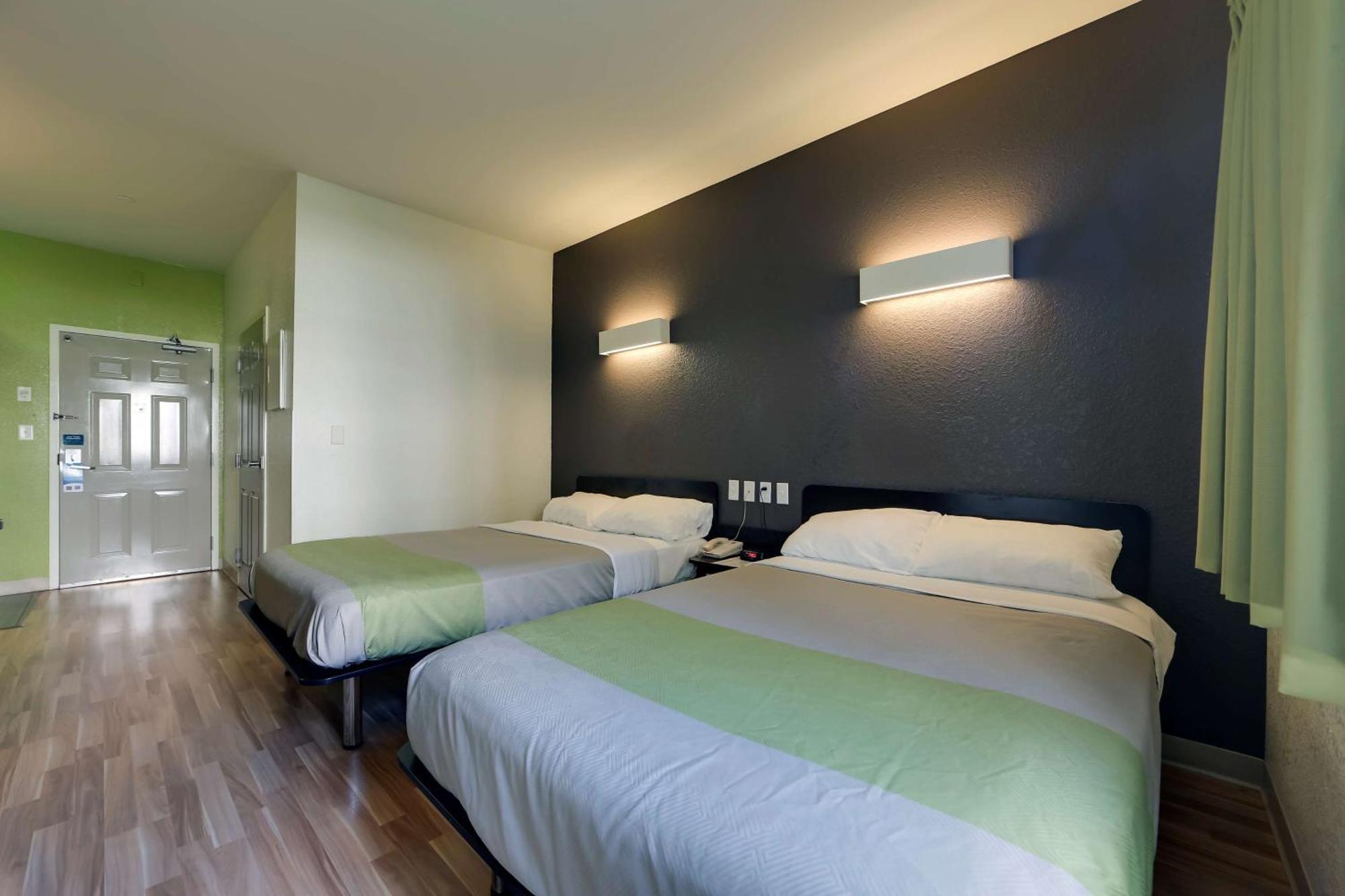 Studio 6 Toronto - Mississauga With Kitchenettes Екстер'єр фото