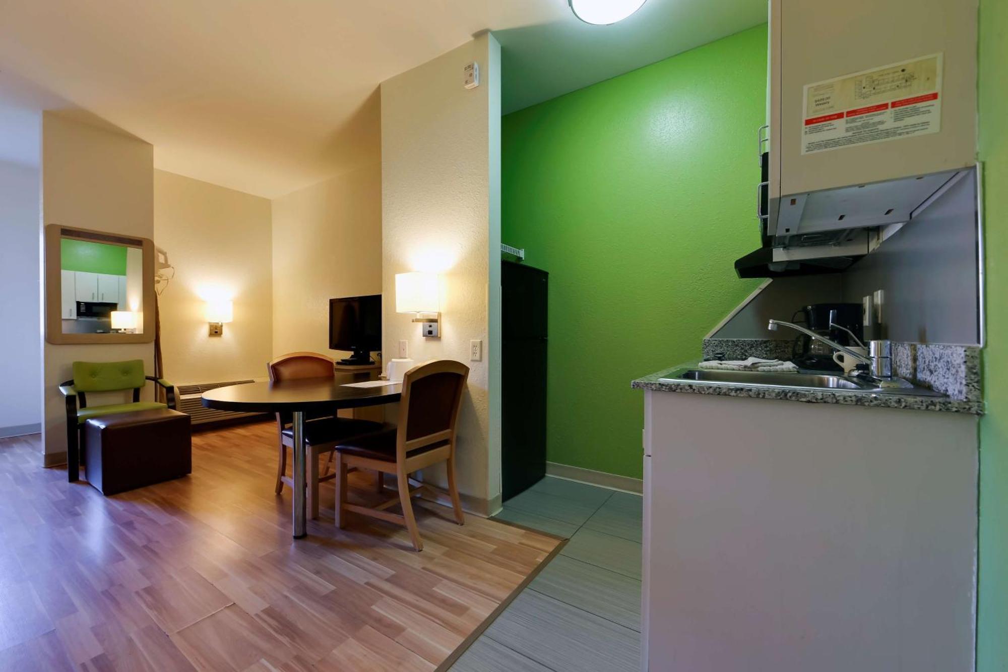Studio 6 Toronto - Mississauga With Kitchenettes Екстер'єр фото