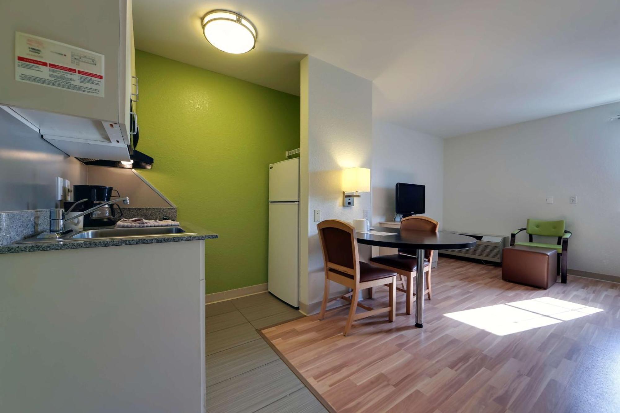 Studio 6 Toronto - Mississauga With Kitchenettes Екстер'єр фото