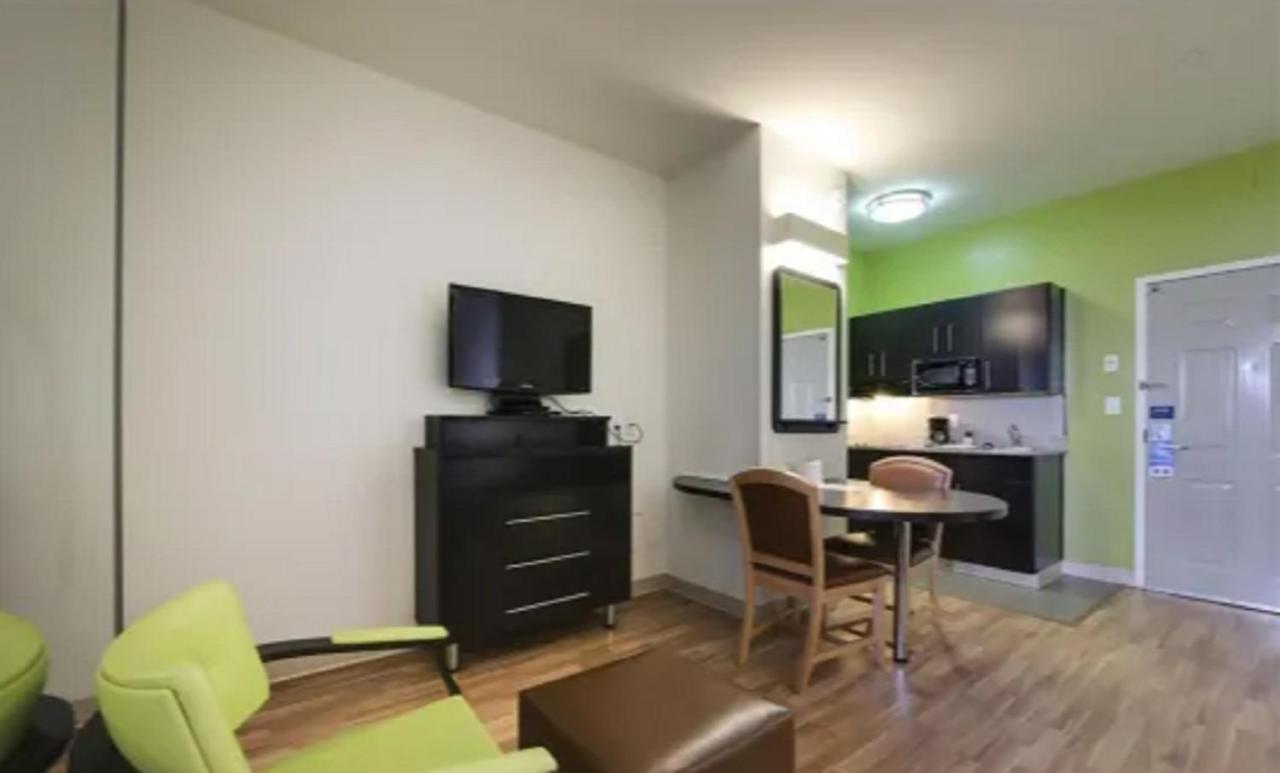 Studio 6 Toronto - Mississauga With Kitchenettes Екстер'єр фото